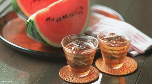 吃瓜b,网络热词背后的文化现象