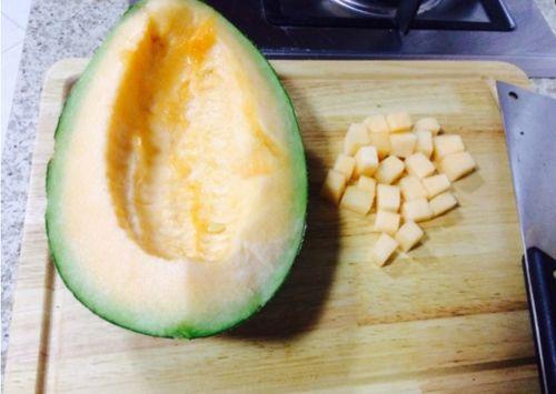 哈密瓜怎么吃的,解锁夏日清新口感