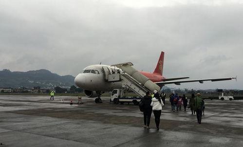 黄花机场吃瓜,揭秘机场美食背后的故事